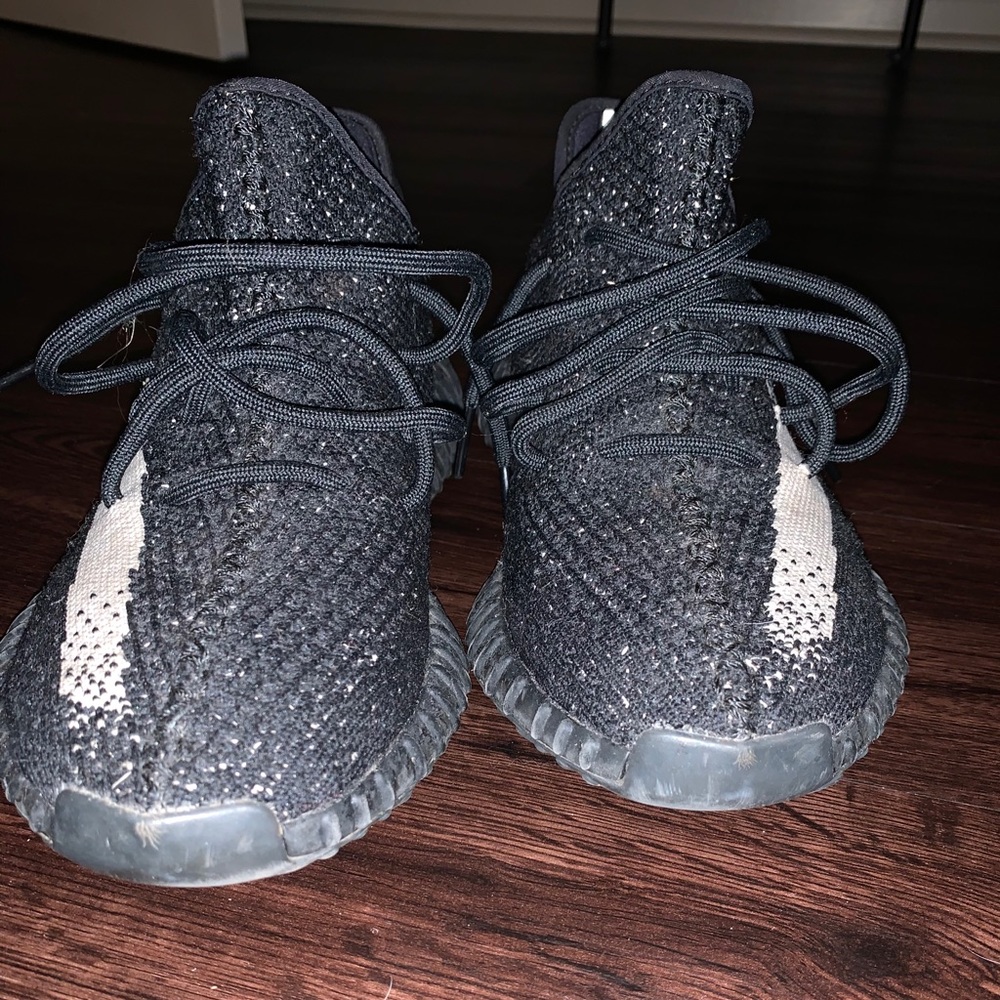 Yeezy 350 V2 Core Black/White